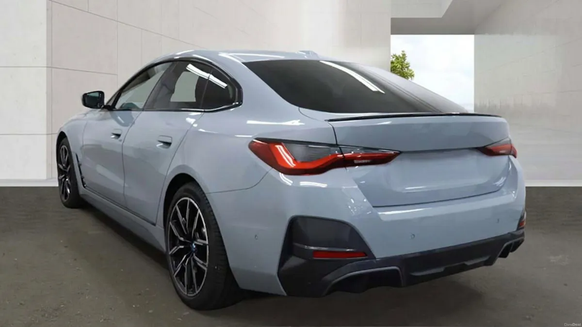 BMW i4 M Sport edrive 40 - Brooklyn Grey - Image 4