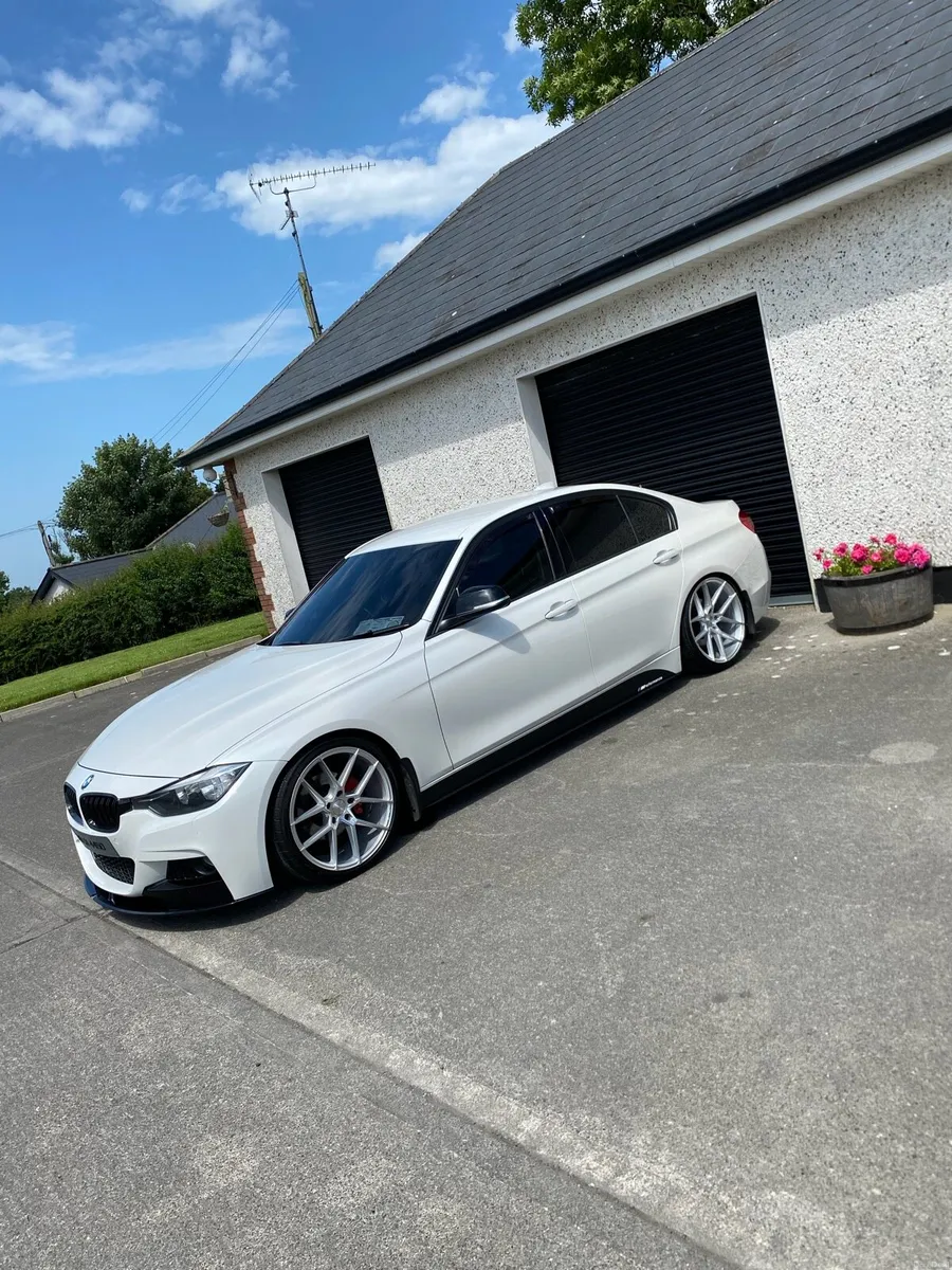 BMW 318d 2016 - Image 1