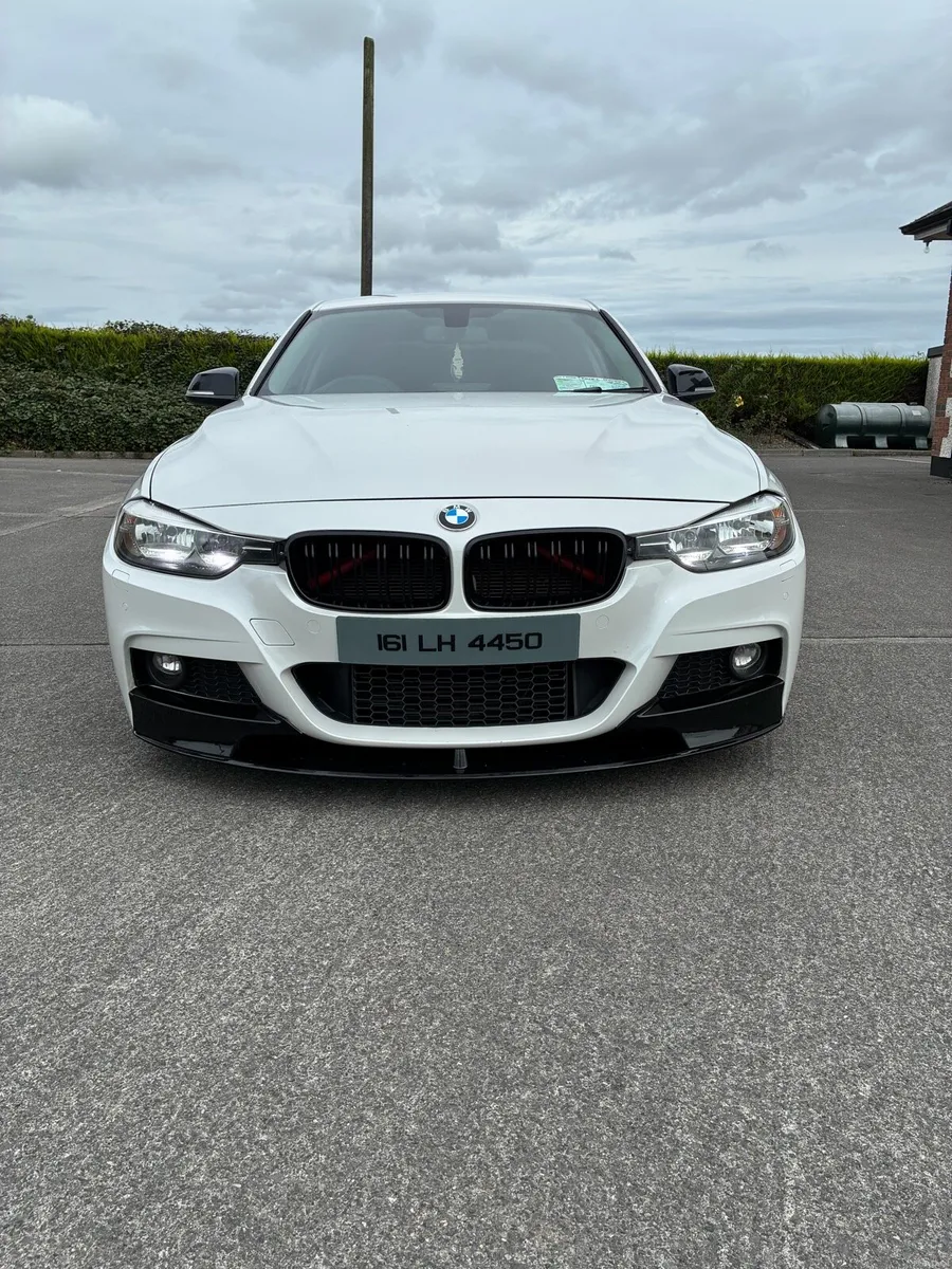 BMW 318d 2016 - Image 5