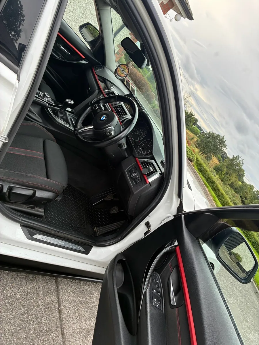 BMW 318d 2016 - Image 6