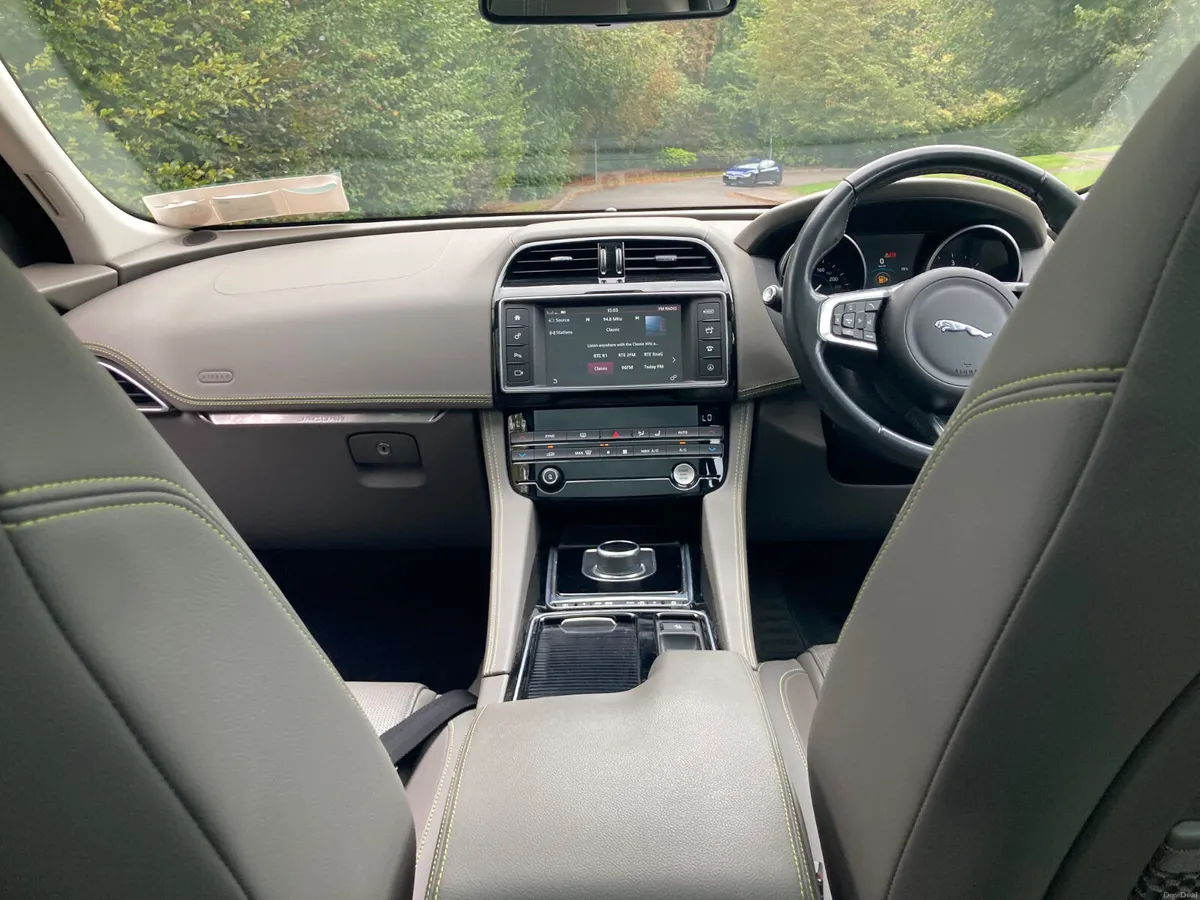 2018 Jaguar F-Pace 2.0 D AWD 180 BHP R-SPORT - Image 6