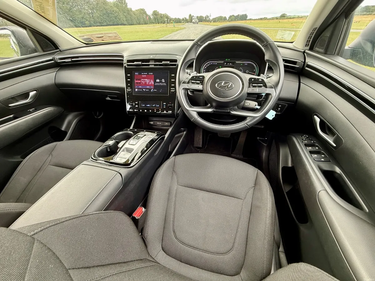 Video Tour 235 BHP Hybrid STAFF OWNED - Image 5