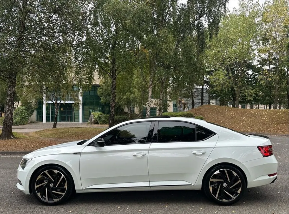 2018 Skoda Superb Sportline Dsg / Pan roof - Image 5