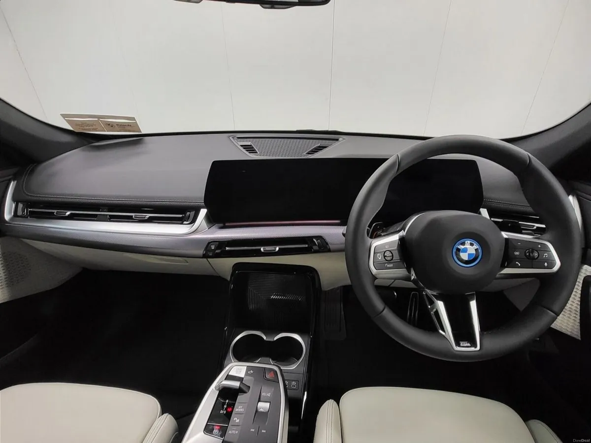 BMW iX xDrive25e M Sport - Image 4