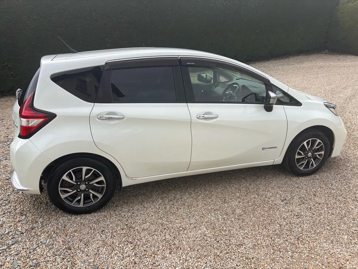 NISSAN NOTE HYBRID 2017 - Image 2