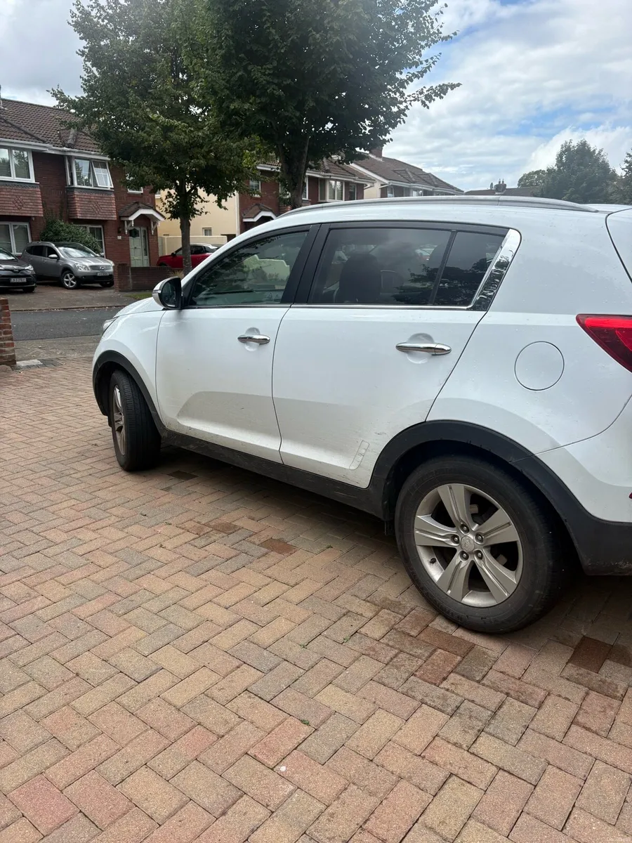 2014 sportage with apple carplay - Image 3