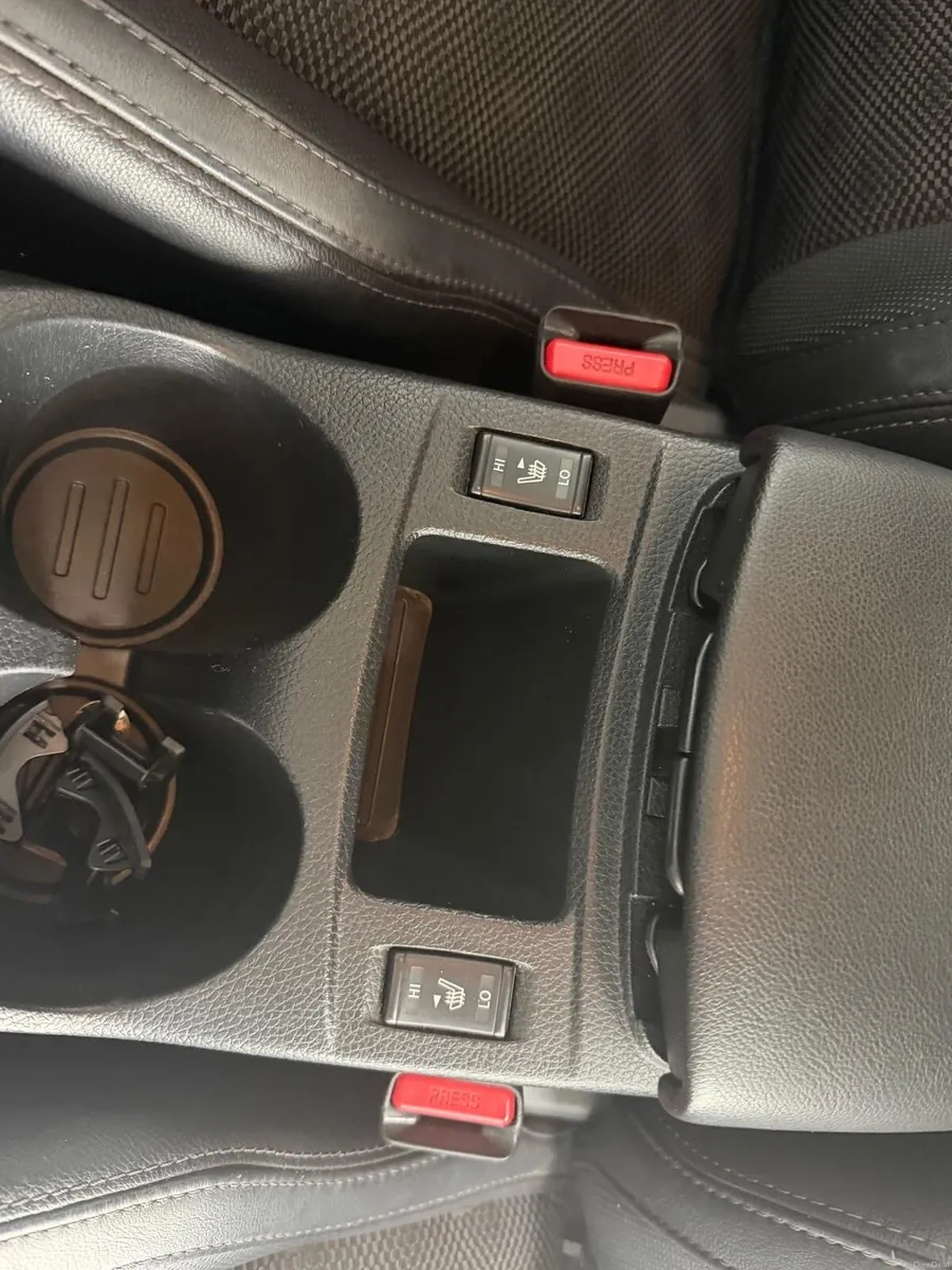 Car - Image 3