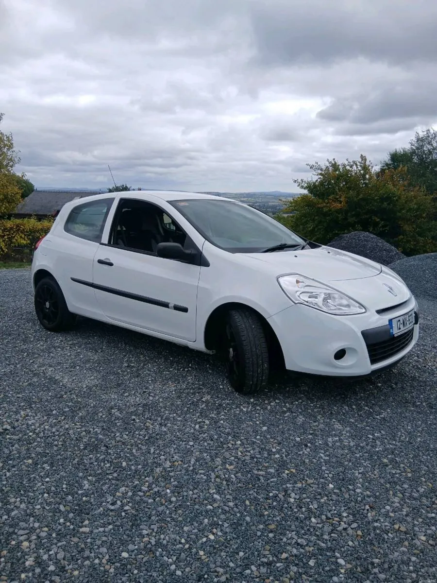 12 renault clio 1.2 petrol new nct - Image 1