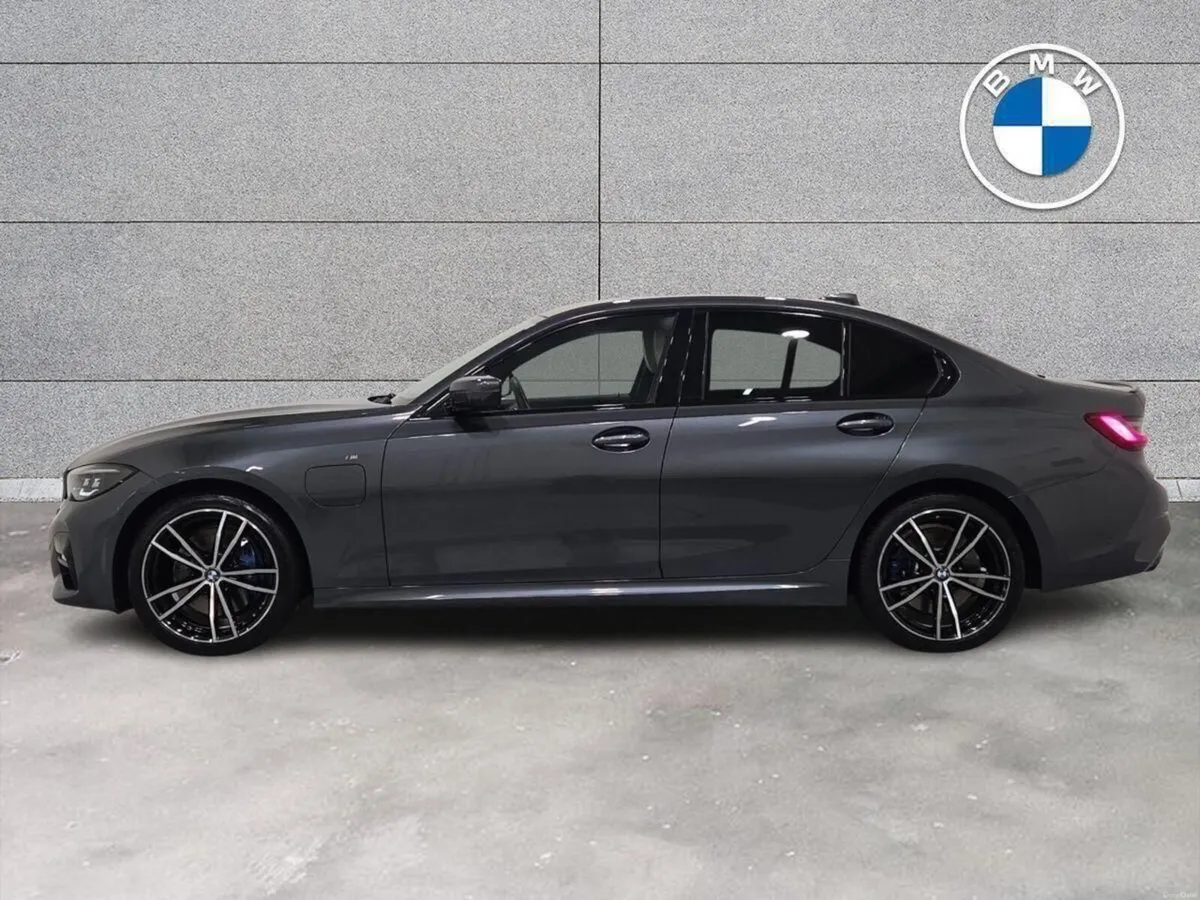 BMW 3-Series 330e M Sport Saloon - Image 3