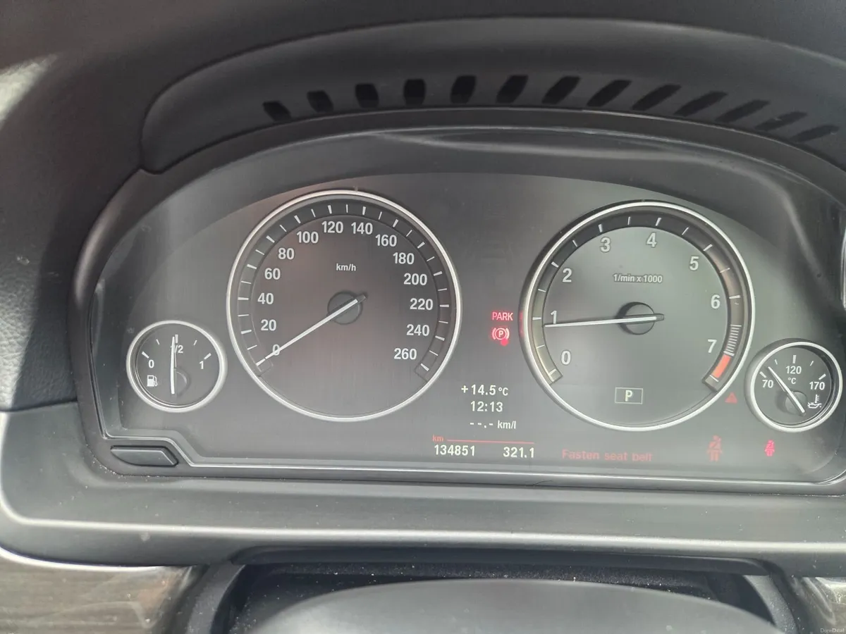 BMW 5-Series 2012 - Image 2