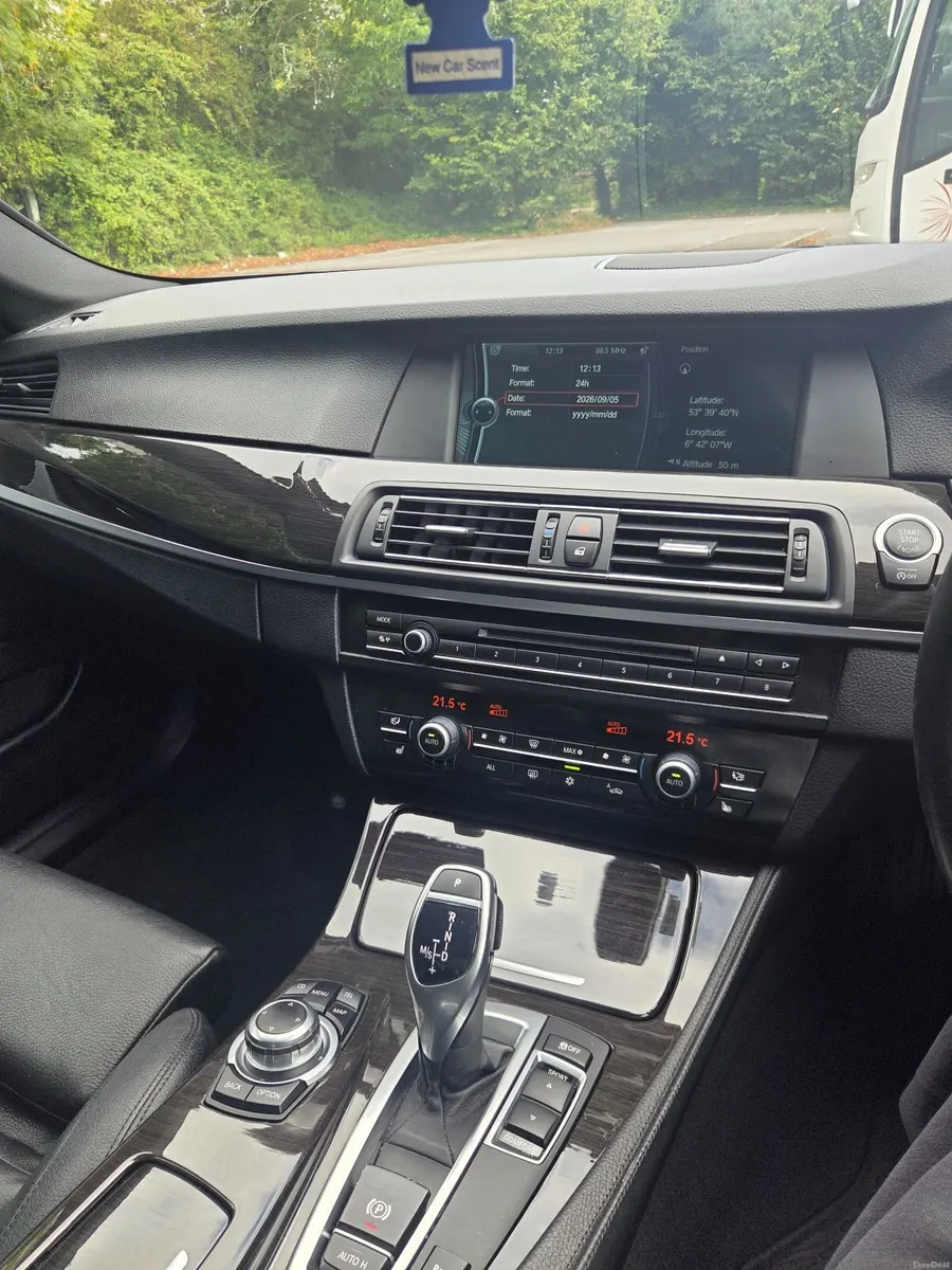 BMW 5-Series 2012 - Image 5