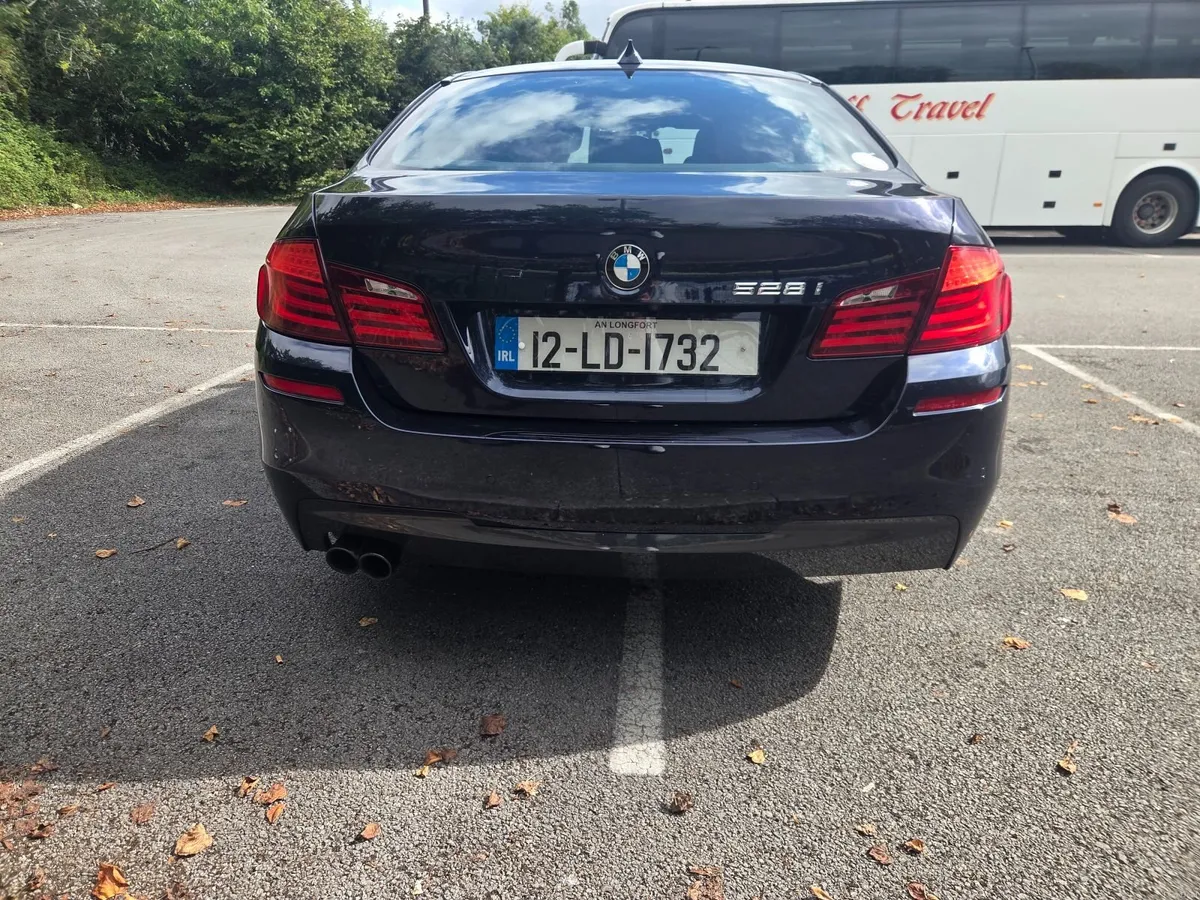 BMW 5-Series 2012 - Image 6