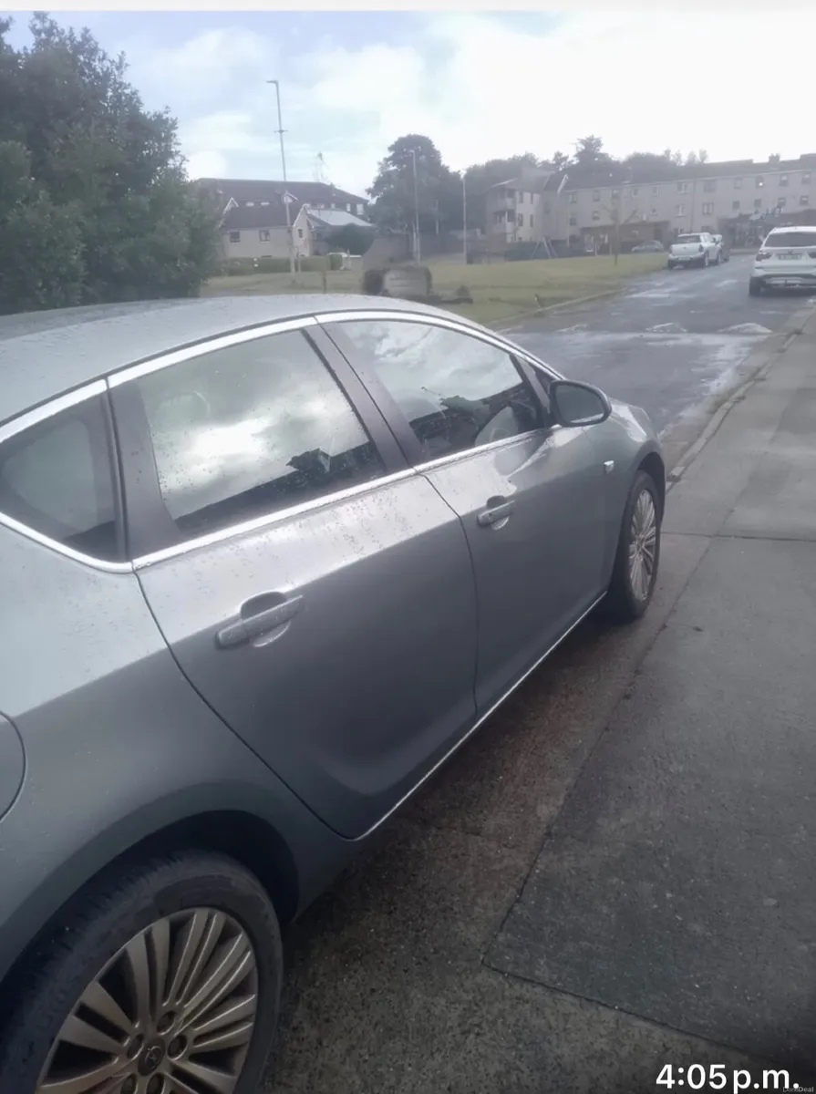 Opel Astra 2015 - Image 4