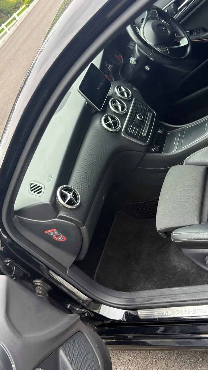Mercedes-Benz A-Class 2016 - Image 2