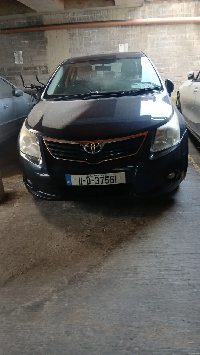 Toyota Avensis 2011 - Image 2