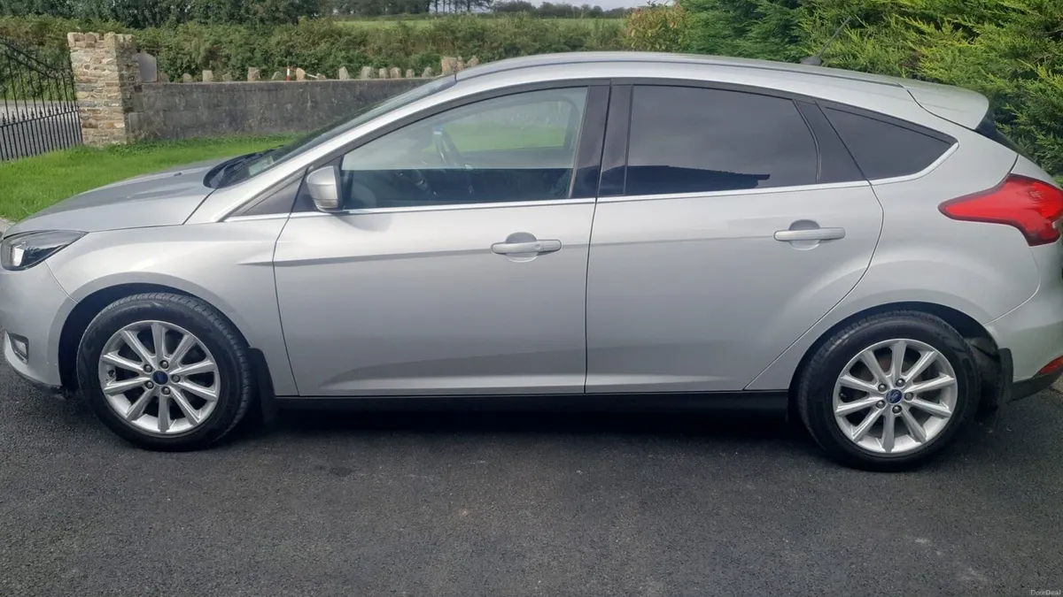 182 Ford Focus 1.5 Diesel Titanium - Immaculate - Image 3