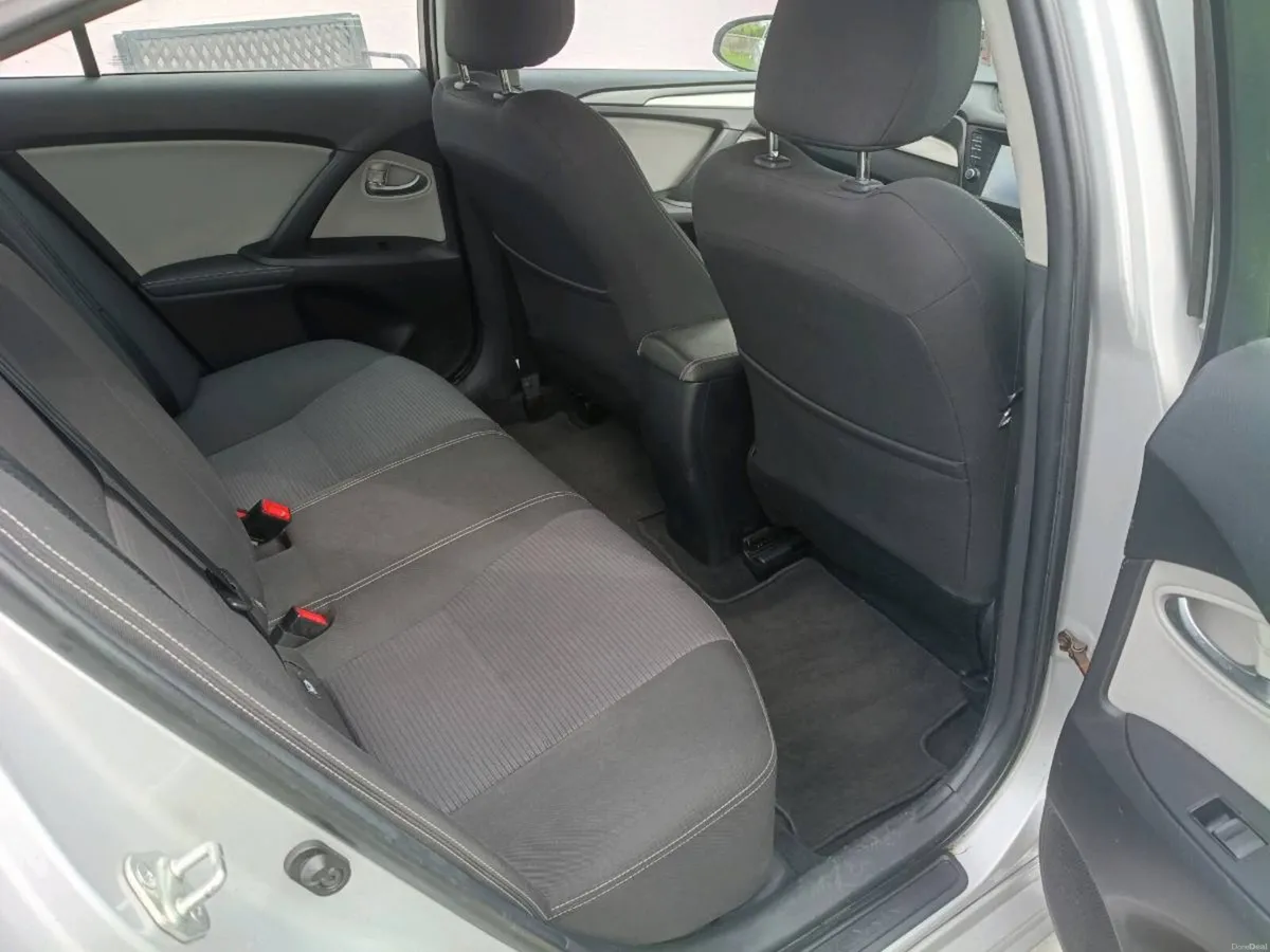 Toyota Avensis - Image 6
