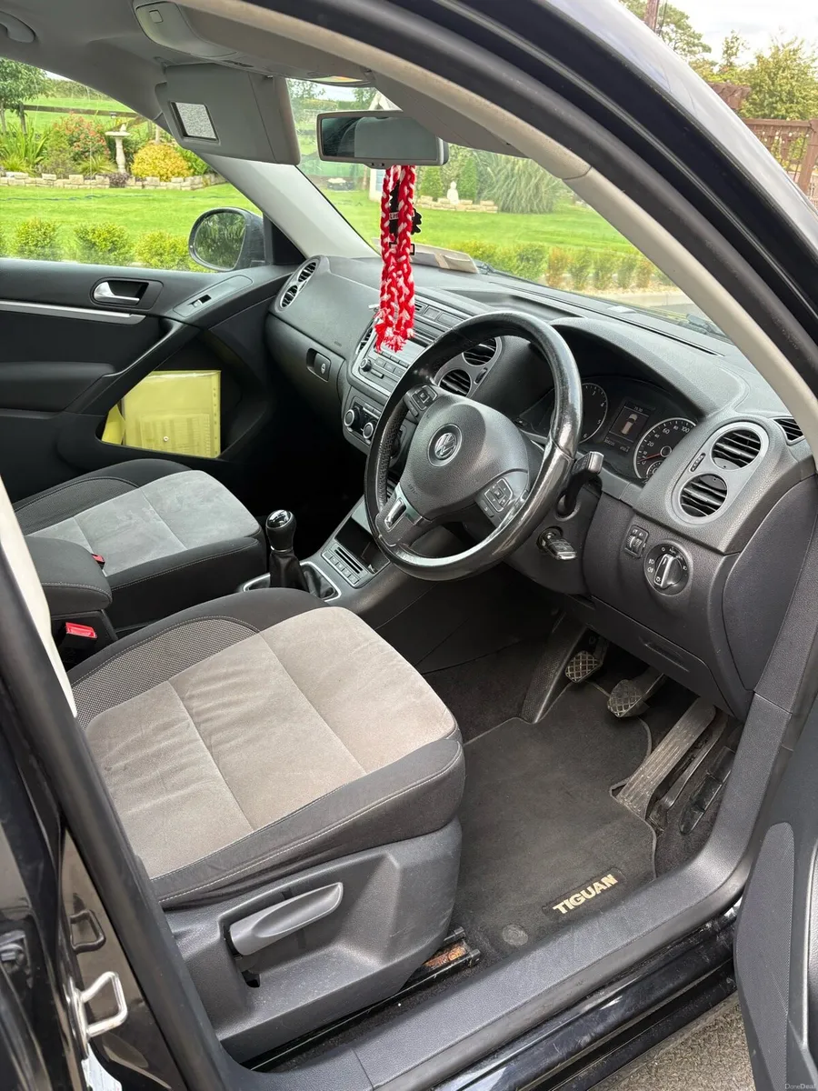 2012 Volkswagen Tiguan - Image 6