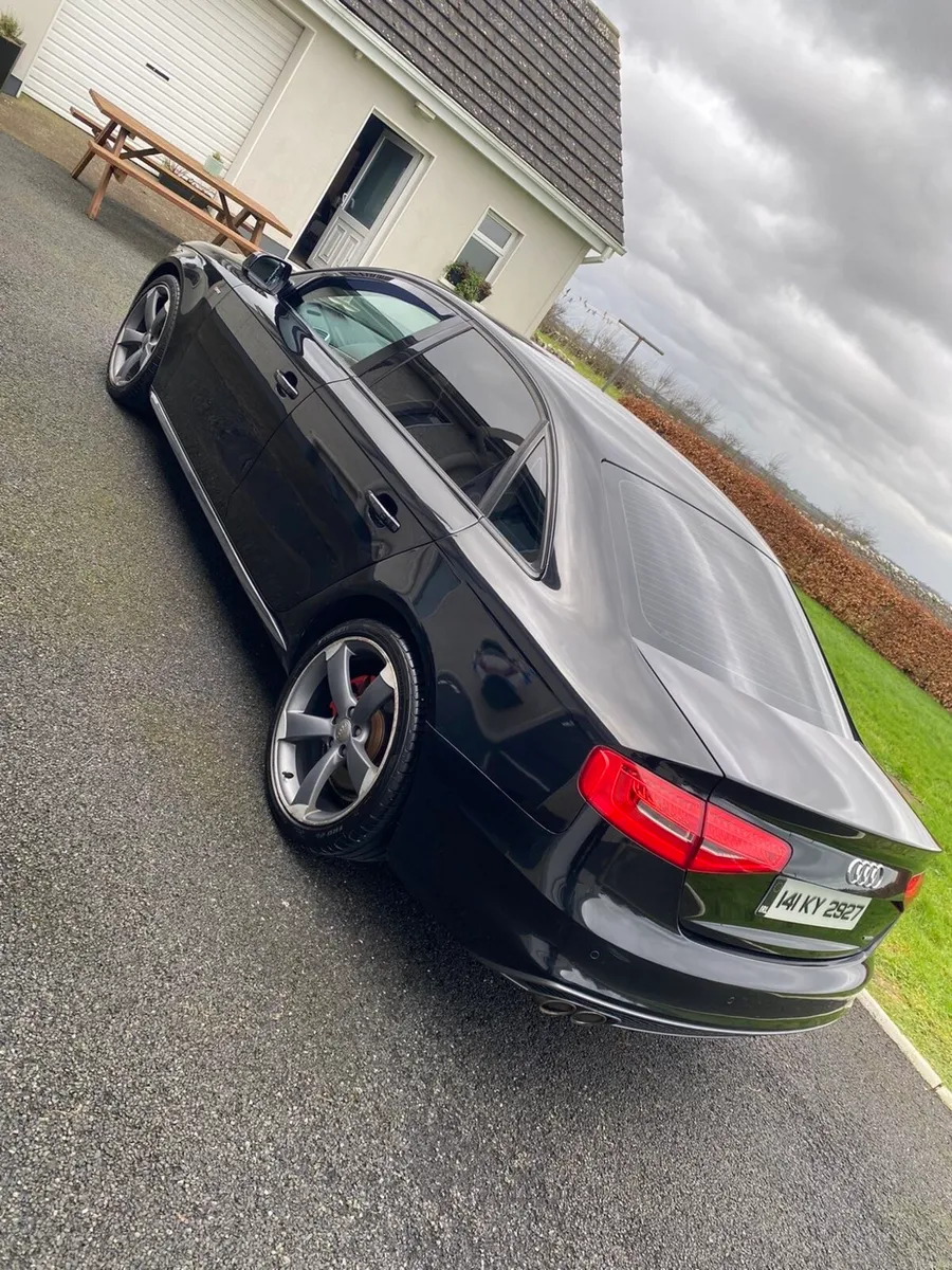 Audi A4 Quattro S line Black Edition - Image 3