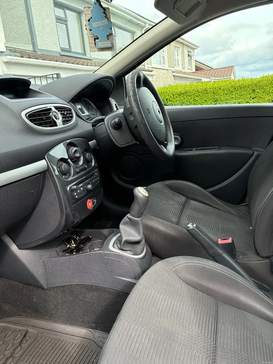 Renault Clio 2011 - Image 4