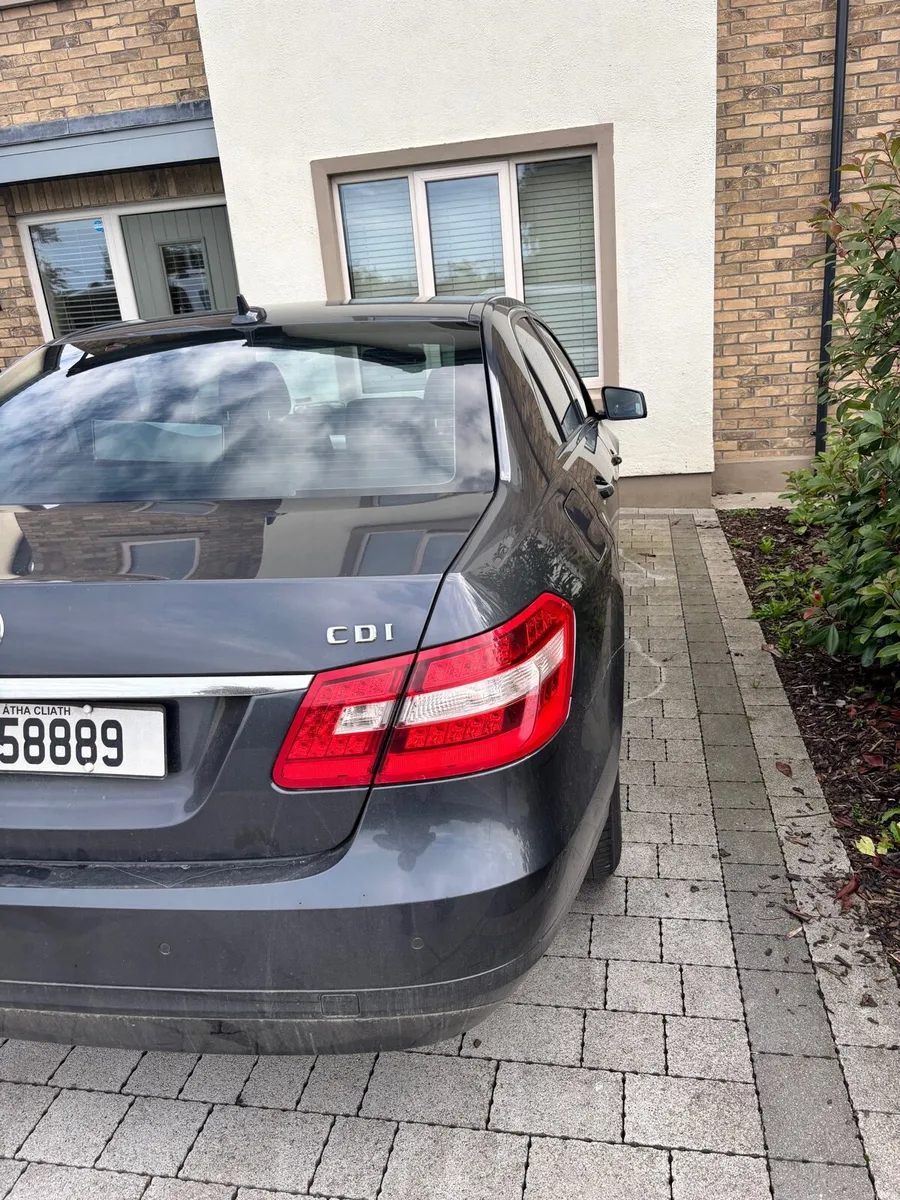 Mercedes E220 - Image 3