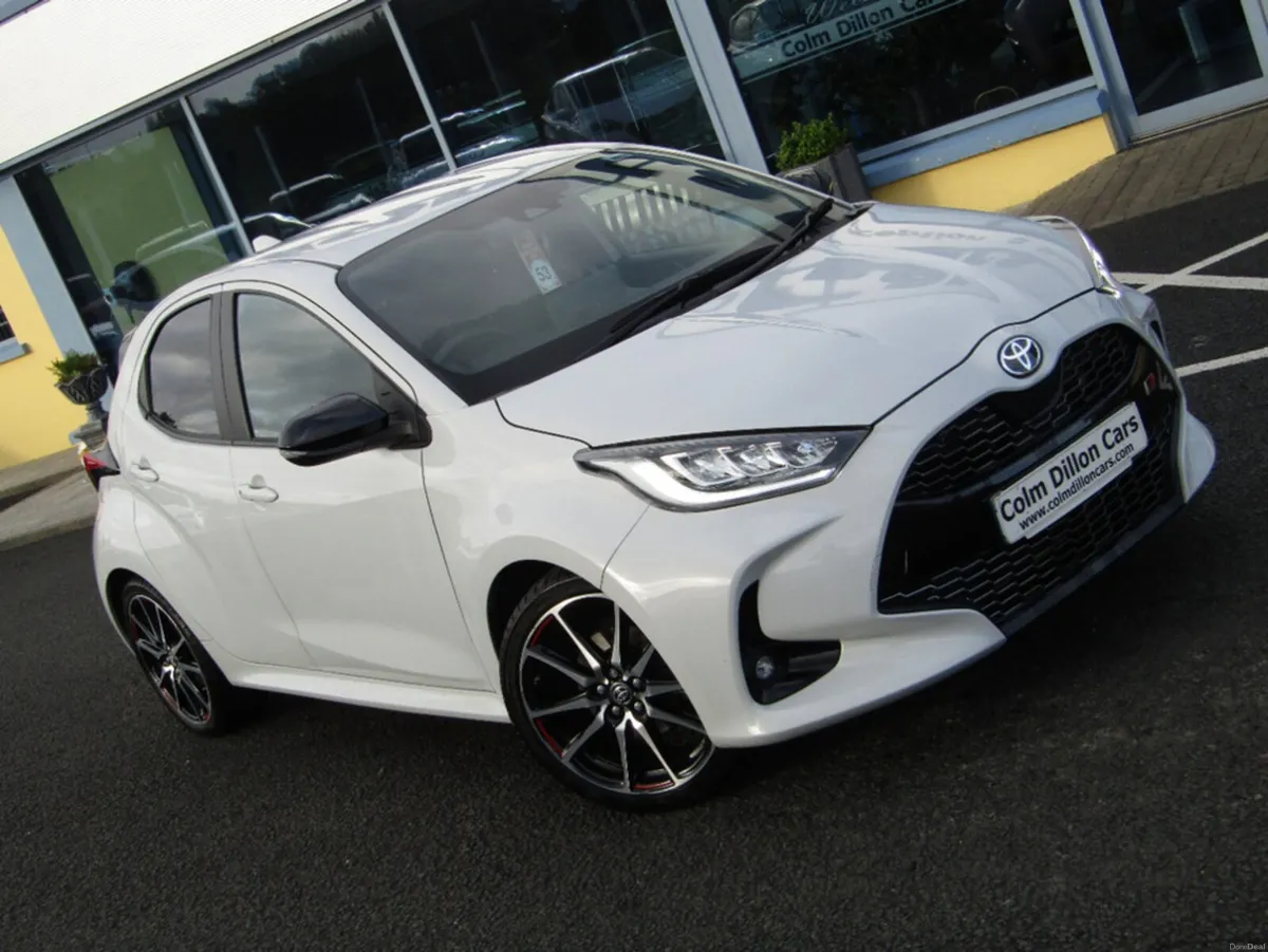 Toyota Yaris GR SPORT HEV CVT - Image 2