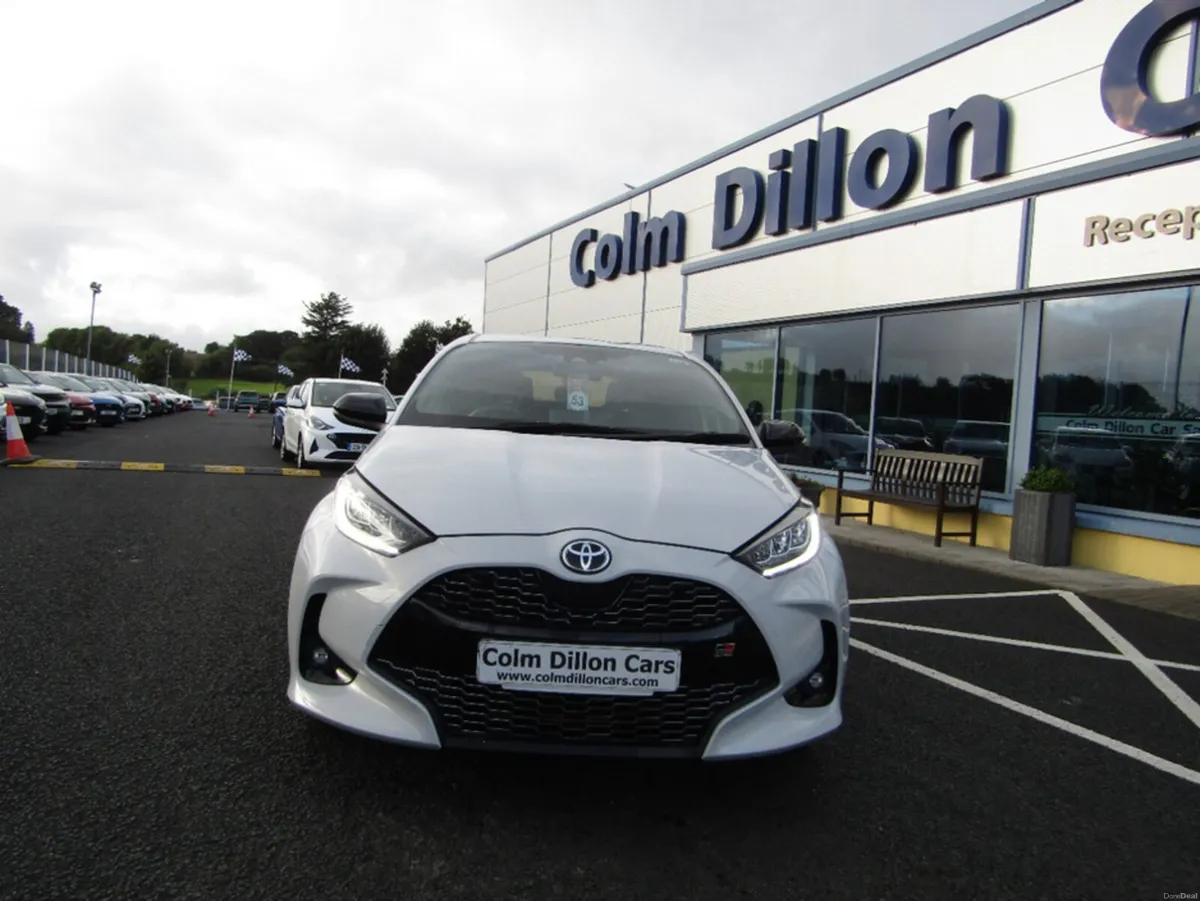 Toyota Yaris GR SPORT HEV CVT - Image 4