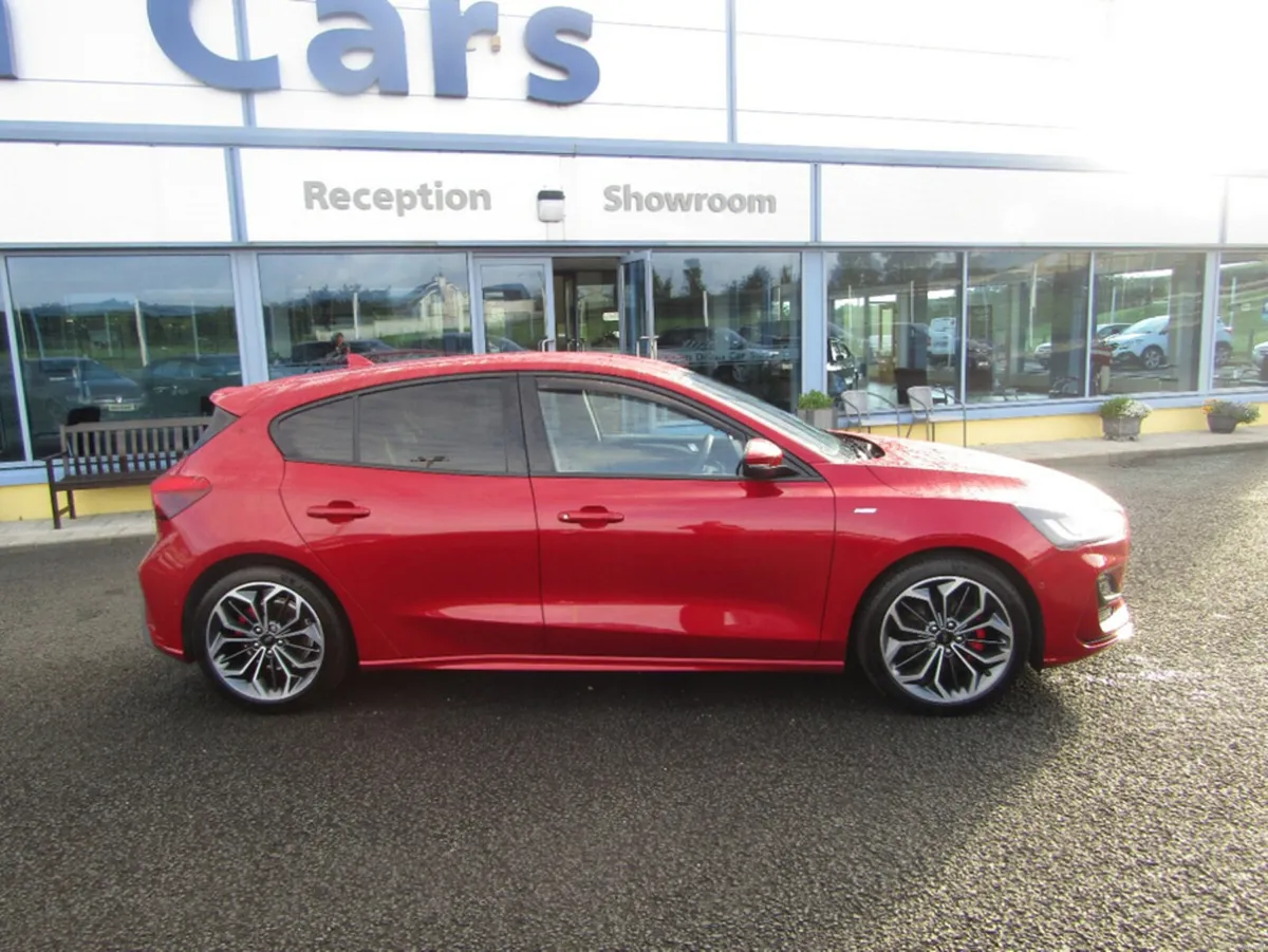 Ford Focus ST-LINE X 1.5L ECOBLUE 1 - Image 3