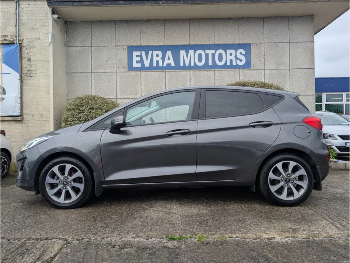 Ford Fiesta TITANIUM MANUAL 1.0 PETROL //LOW MILES - Image 5