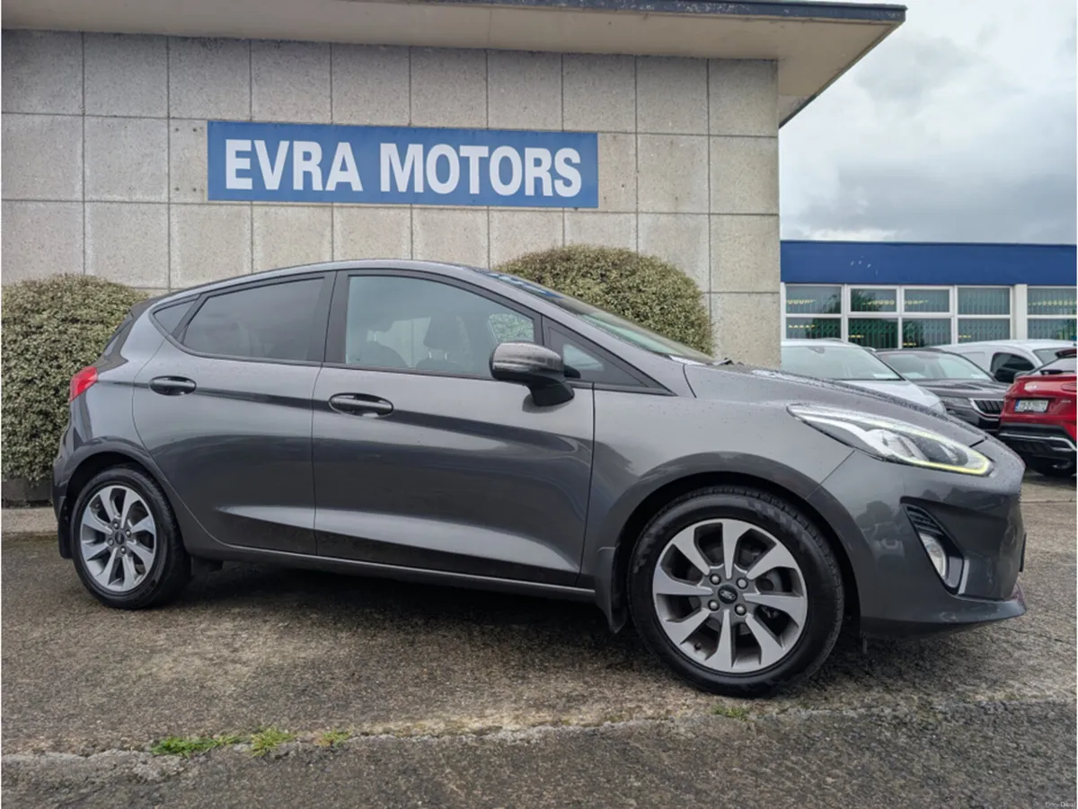 Ford Fiesta TITANIUM MANUAL 1.0 PETROL //LOW MILES - Image 3
