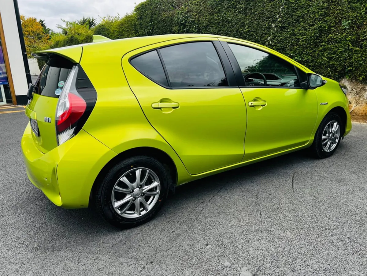 Toyota Aqua DAA-NHP10 - Image 5