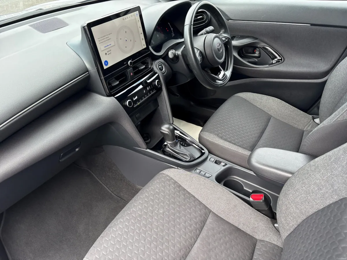 Toyota Yaris Cross LUNA SPORT BIT 4DR - Image 2