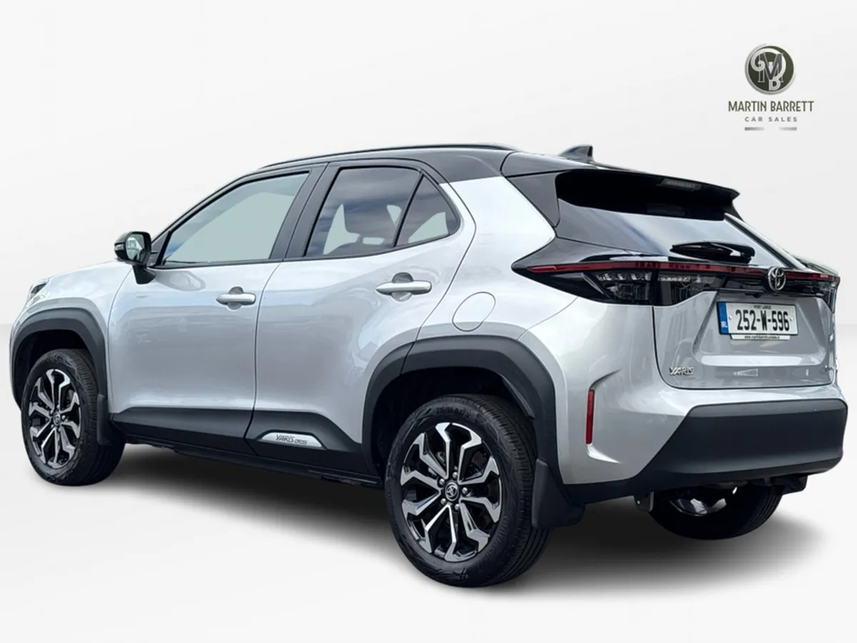 Toyota Yaris Cross LUNA SPORT BIT 4DR - Image 3