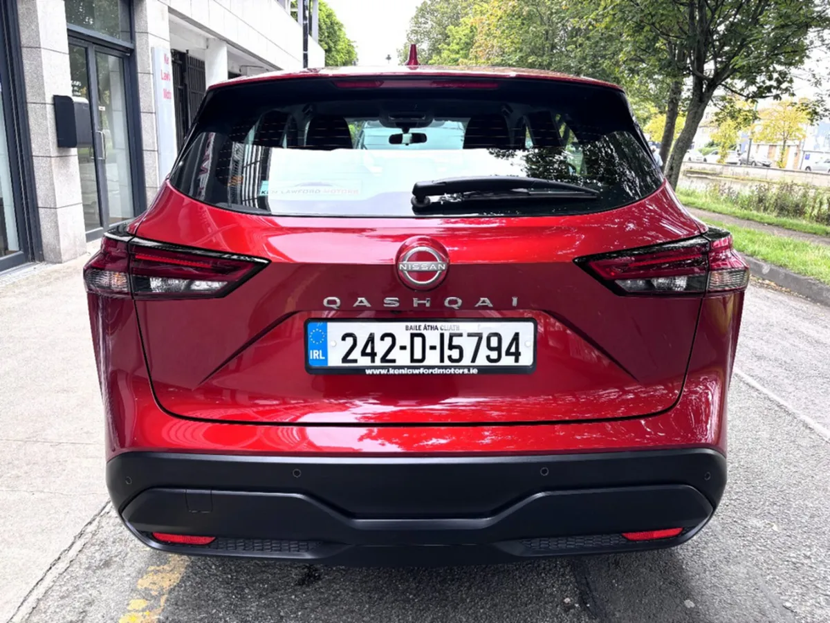 Nissan Qashqai 1.3 HYB SV CVT AUTO - Image 4