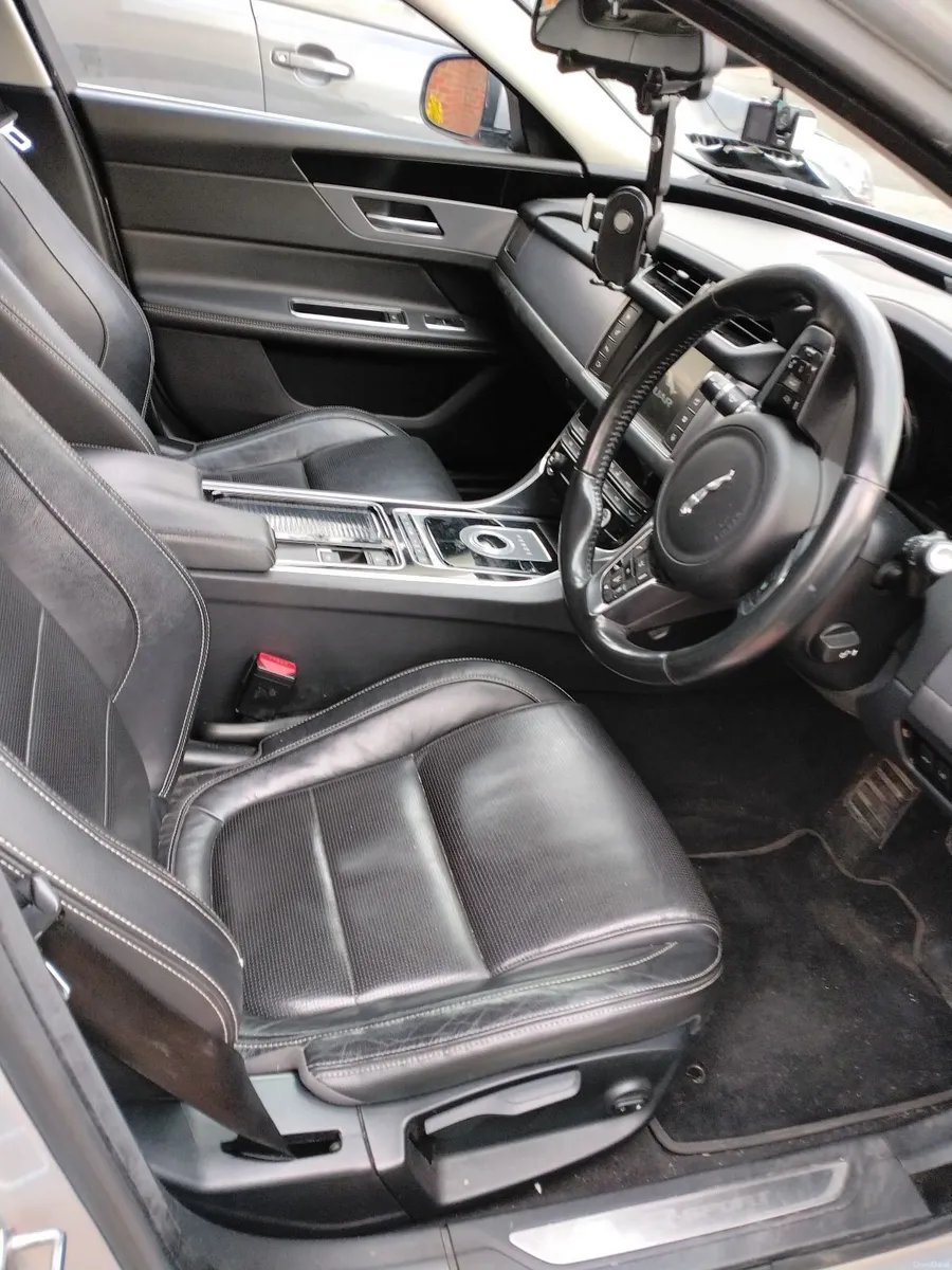 Jaguar XF 2016  Diesel - Image 3