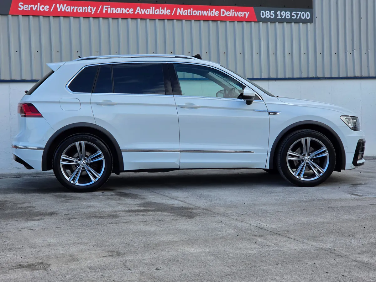 VW Tiguan 2019 R LINE PANORAMIC SUNROOF - Image 6
