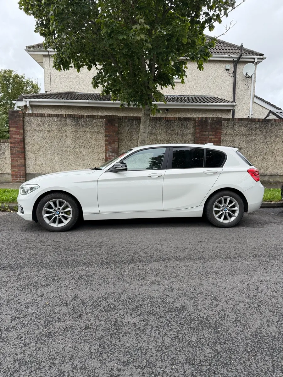 BMW 1 Series 118i Automatic – 2017 | White - Image 3