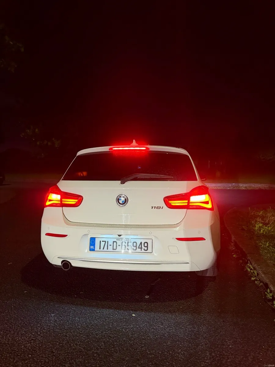 BMW 1 Series 118i Automatic – 2017 | White - Image 5