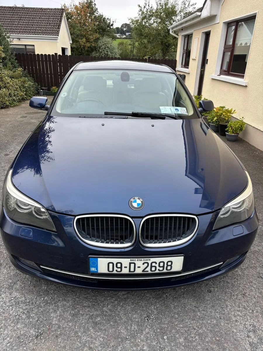 BMW 520d automatic 2009 - Image 1