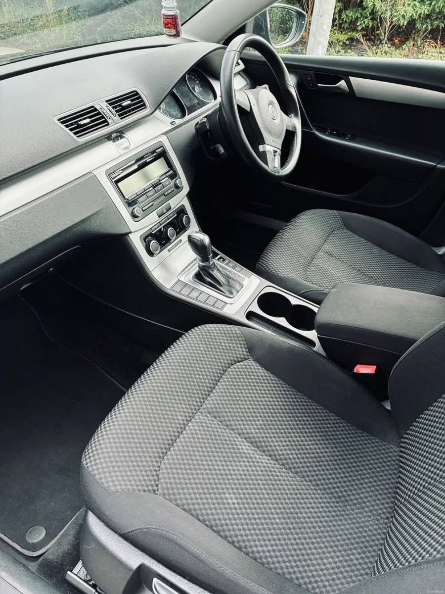Volkswagen Passat 2012 - Image 6