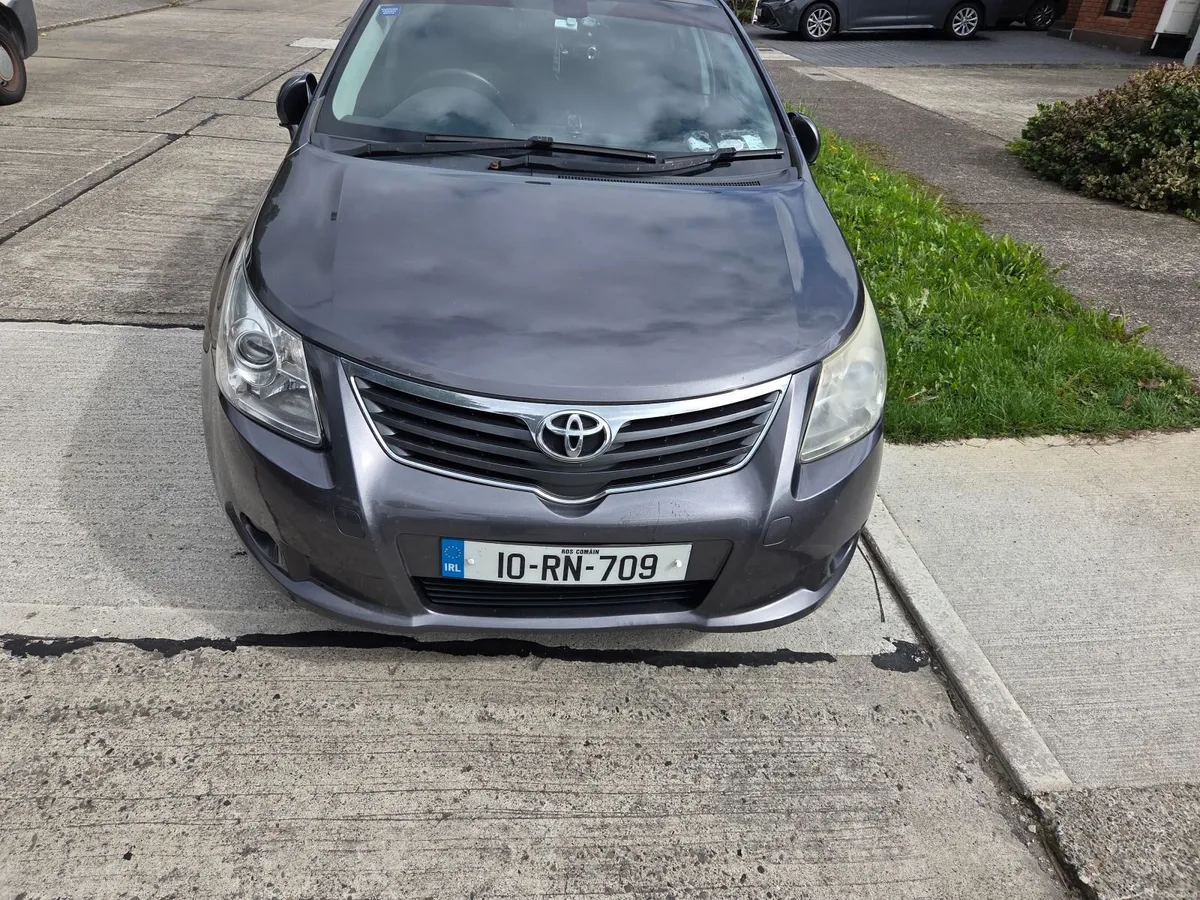 Toyota Avensis 2010 - Image 2