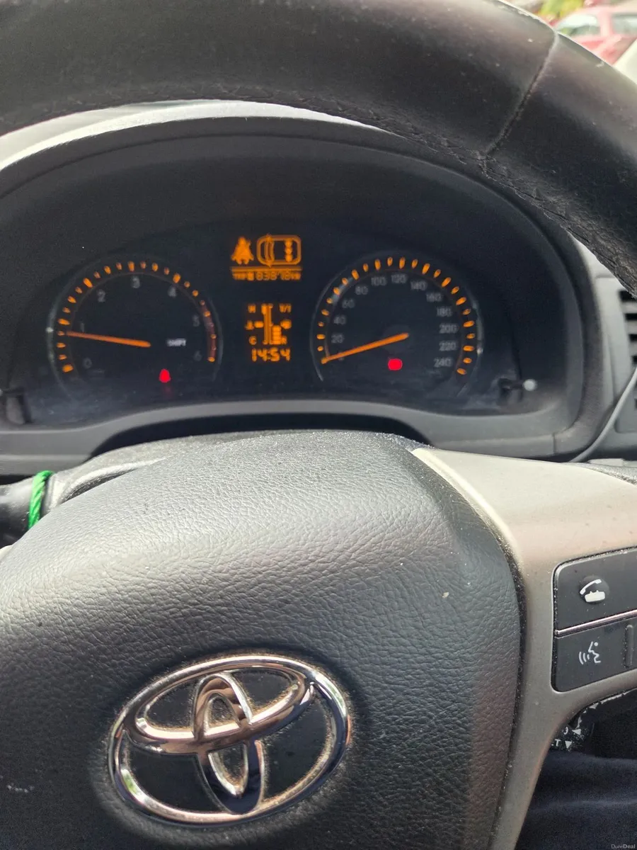 Toyota Avensis 2010 - Image 3