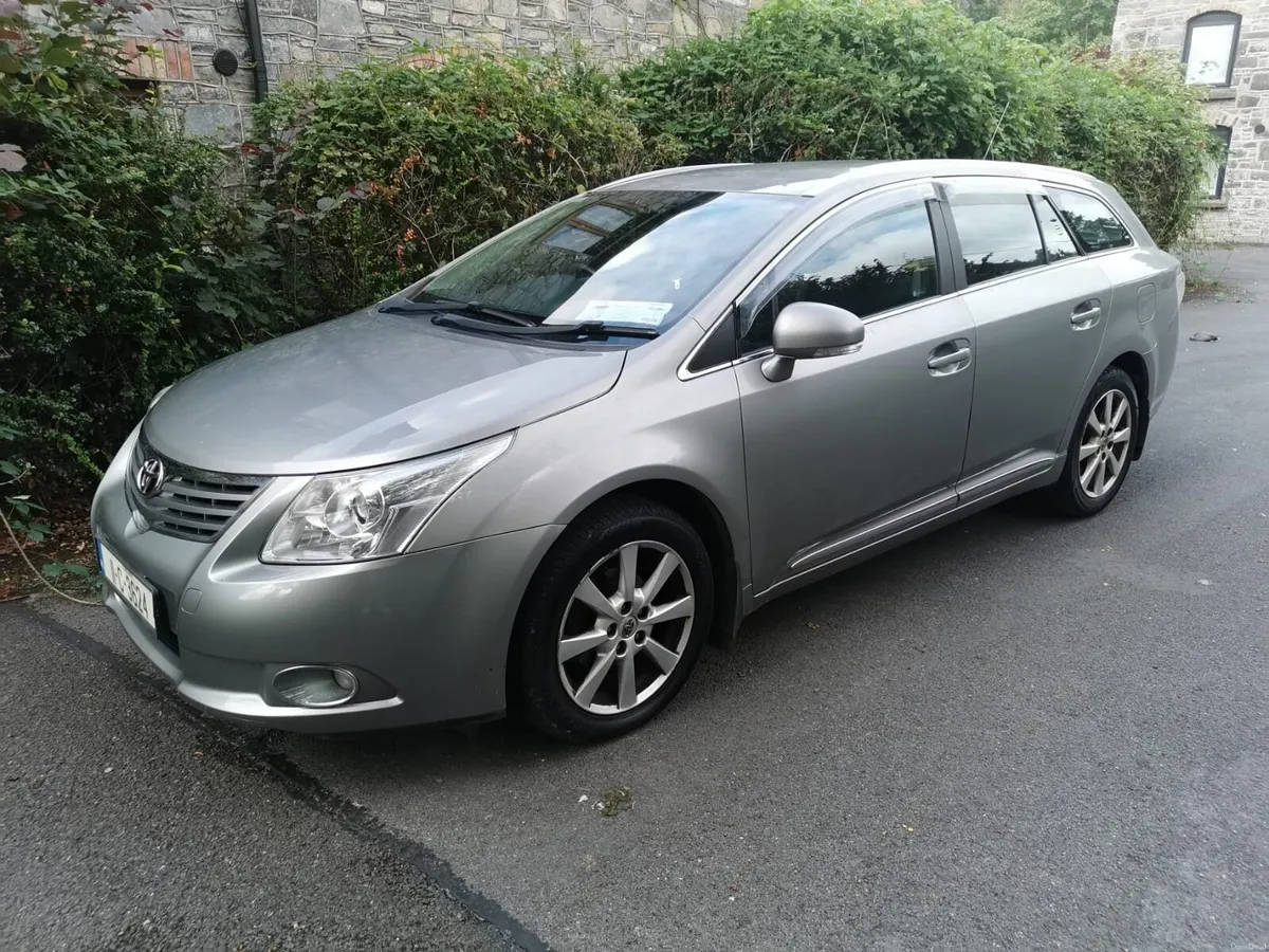 2011 Toyota Avensis Tourer 2.0 *Low Mileage* - Image 2