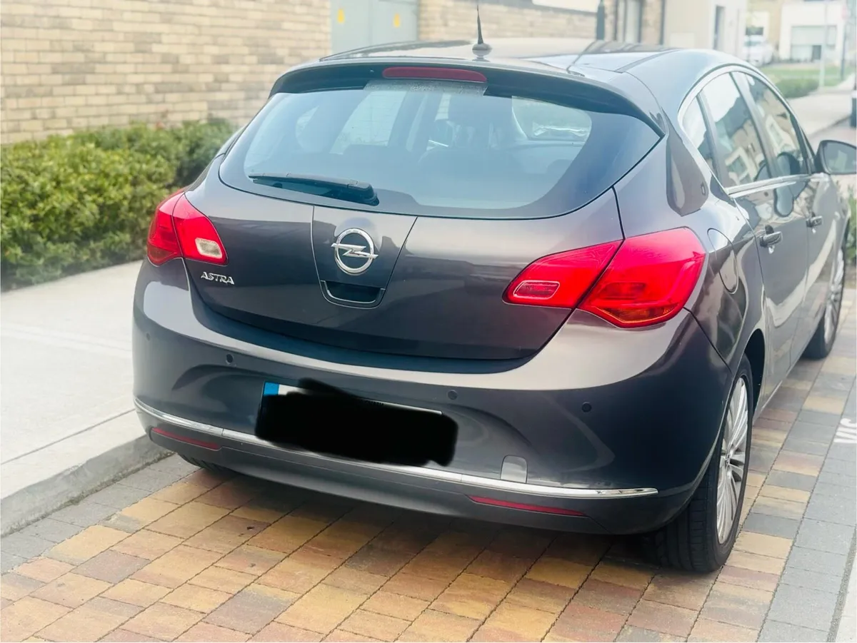 Opel Astra LOW MILEAGE EXCELLENT CONDITION - Image 2