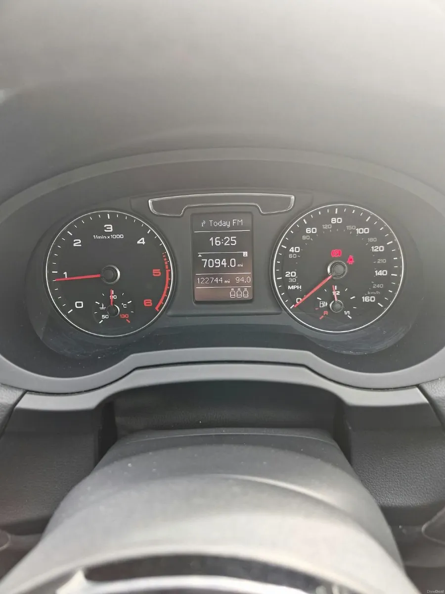 Audi Q3 2018 - Image 3