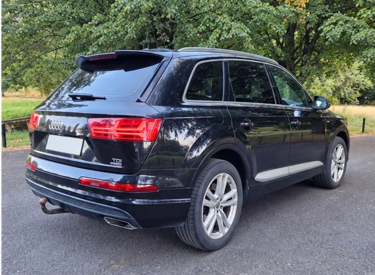 Audi Q7 S-line Black 3.0 Diesel - Image 5