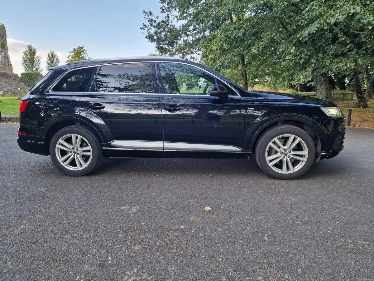 Audi Q7 S-line Quattro 7 Seater 3.0 Diesel - Image 6