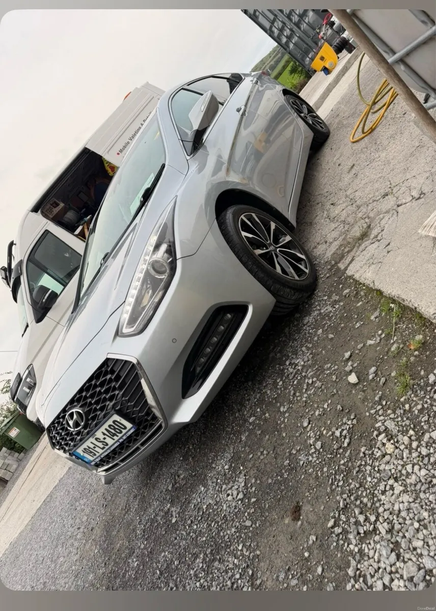 Car - Image 2
