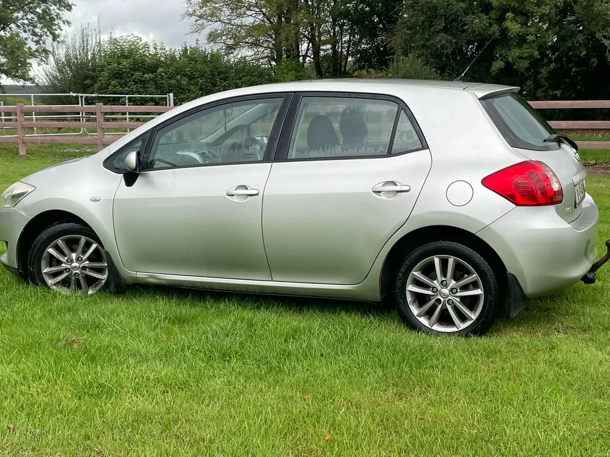 Toyota Auris 1.4 Diesel - Image 2