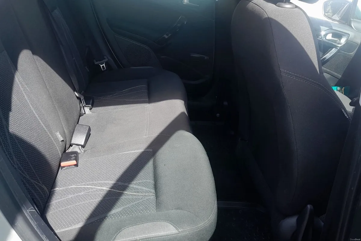 Peugeot 208 Active  2014 - Image 5